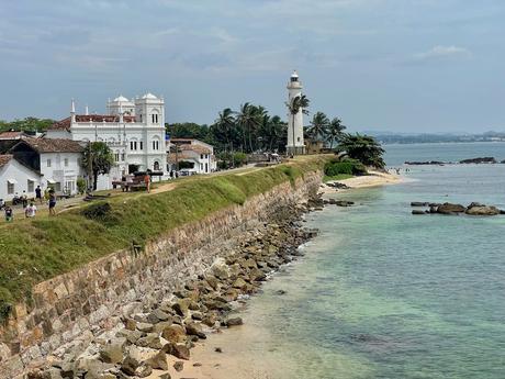 Galle-fort-lighthouse-and-coast