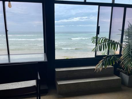 View-of-the-sea-and-waves-from-hari-hari-house-coworking-place-ahangama