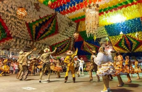 Antigua Nightlife: Vibrant Entertainment and Dining Experiences