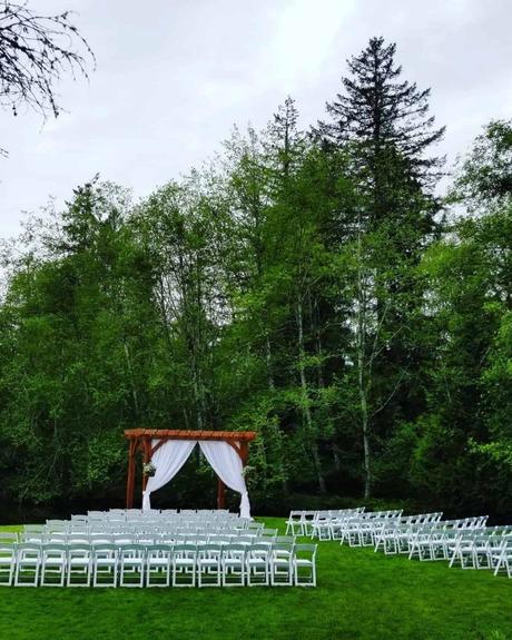 best wedding venues in washington photobooth on the street arch for the ceremony