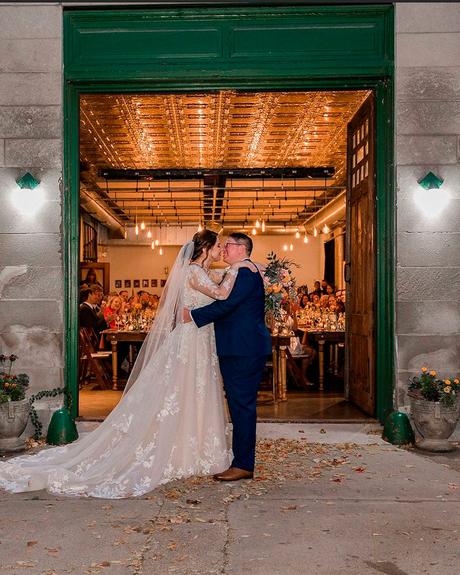 the best wedding venues in chicago bride groom