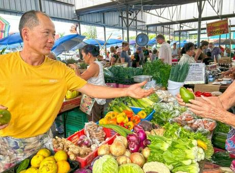Dining Delights Contrasting Food Scenes in Hilo and Honolulu