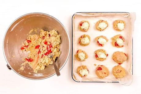 Strawberry Cheesecake Cookies