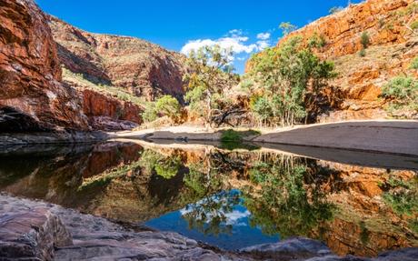 What are the Best Long-Distance Hiking Trails in Australia?