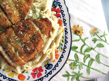 Crispy Chicken with Creamy Garlic Pasta