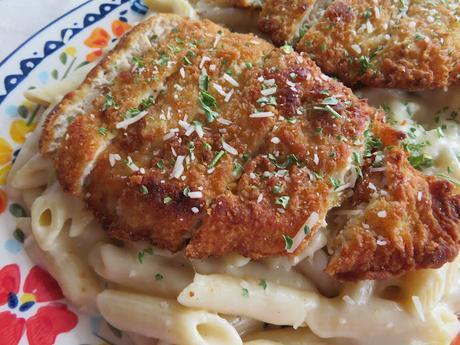 Crispy Chicken with Creamy Garlic Pasta