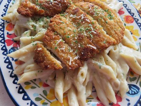 Crispy Chicken with Creamy Garlic Pasta