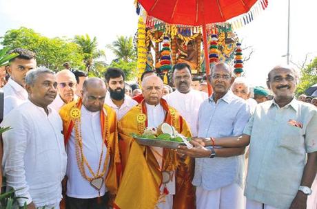 z p01 Chariot festival