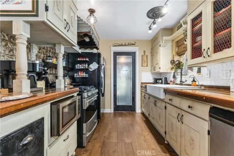 Charming Farmhouse Cottage at 637 Gates Court, Paso Robles – A Dream Come True!