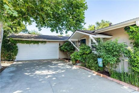 Charming Farmhouse Cottage at 637 Gates Court, Paso Robles – A Dream Come True!