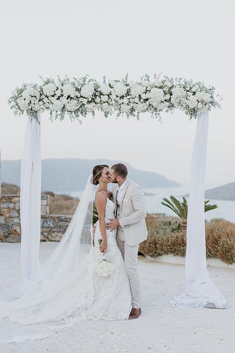 stunning-destination-wedding-crete-prettiest-white-flowers_26x