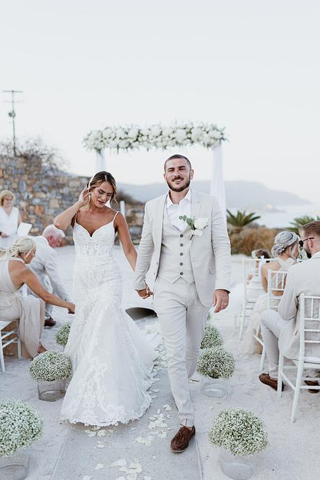 stunning-destination-wedding-crete-prettiest-white-flowers_23