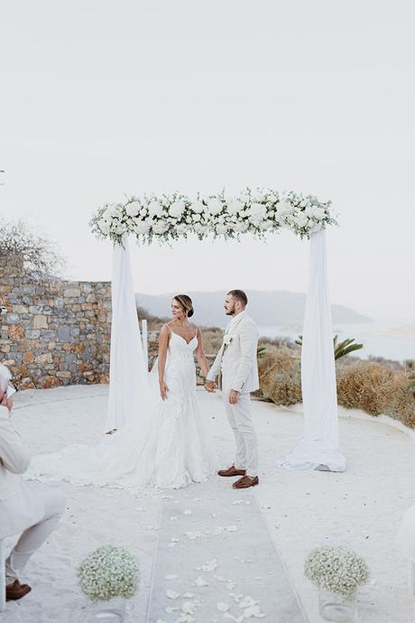 stunning-destination-wedding-crete-prettiest-white-flowers_22x