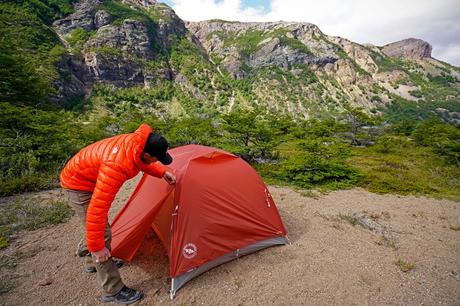 Tips for camping in wind while hiking