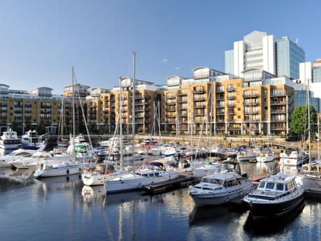 boats-in-the-marina-at-st-katharine-docks-london-city