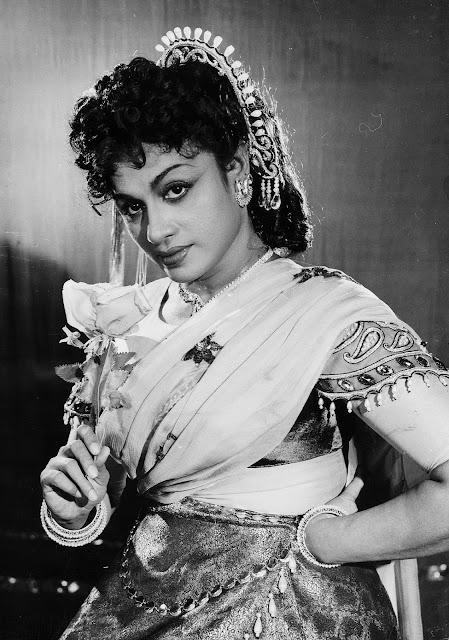 Pragyaan imprints India on moon - வதனமே சந்திர பிம்பமோ? Pragyaan imprints India on moon - வதனமே சந்திர பிம்பமோ?