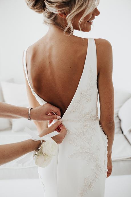 destination-wedding-santorini-romantic-white-florals_06