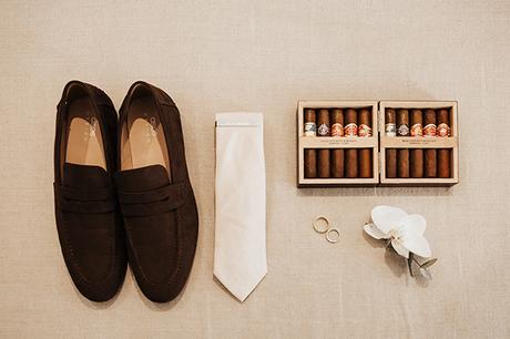 destination-wedding-santorini-romantic-white-florals_14