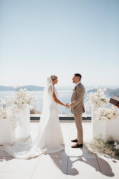 destination-wedding-santorini-romantic-white-florals_24