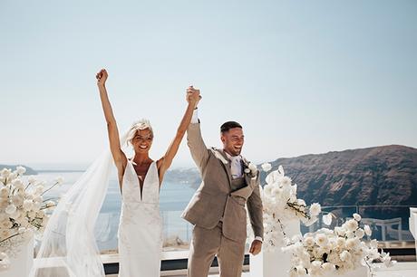 destination-wedding-santorini-romantic-white-florals_27