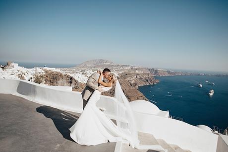 destination-wedding-santorini-romantic-white-florals_42