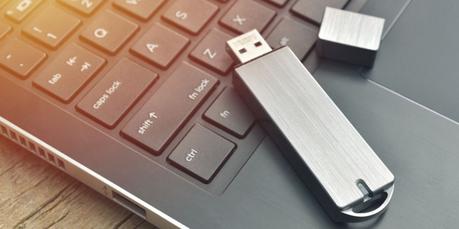 10 Practical Uses for a USB Flash Drive