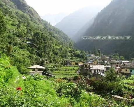Pulna Village in the way Govindghat to Ghangaria