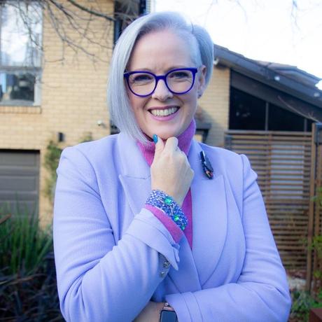 Beyond the Algorithm: The Unmistakable Value of Human Fashion Expertise AI and your style - somedays you may feel like a roll neck jumper, other days they can feel cloying.