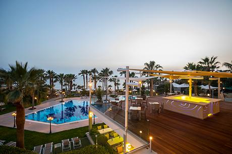 romantic-honeymoon-luxurious-aquamare-hotel-cyprus_07