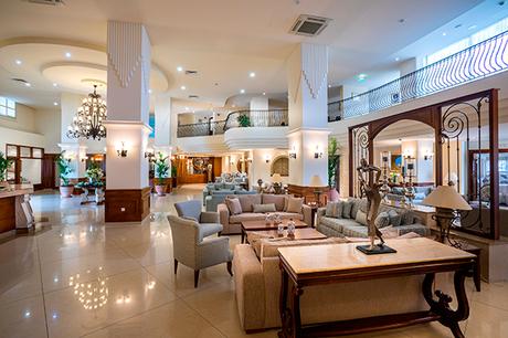 romantic-honeymoon-luxurious-aquamare-hotel-cyprus_05