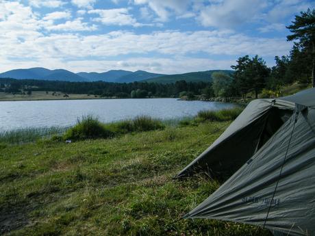 tent-pitched-next-to-lake-in-turkey