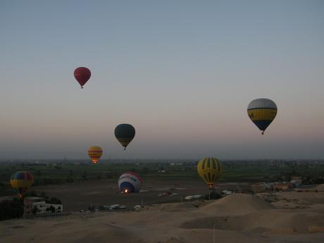 hot-air-balloons-at-takeoff