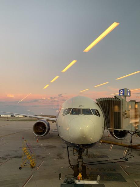 british-airways-boeing-777-at-austin-airport