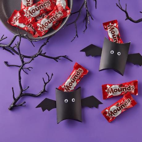 Mounds Dark Chocolate and Coconut Snack Size, Halloween Candy Bars Bag