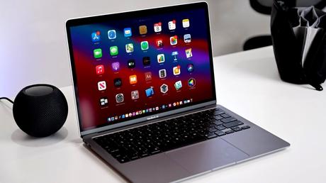 Unveiling Kuo’s First MacBooks with M3 Chips: A Technological Marvel