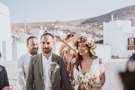 wildly-romantic-wedding-folegandros-beautiful-dahlias_28x