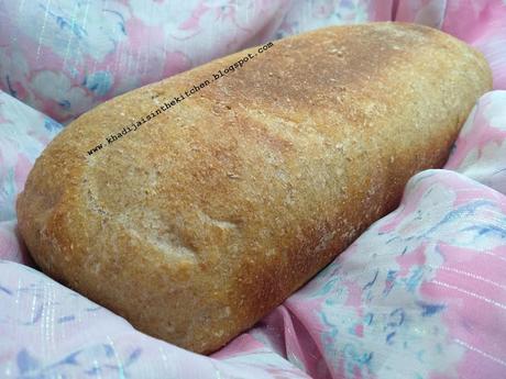 PAIN À LA FARINE DE BLÉ / ًًًWHOLE WHEAT FLOUR BREAD / PAN DE HARINA INTEGRAL / خبز بدقيق القمح