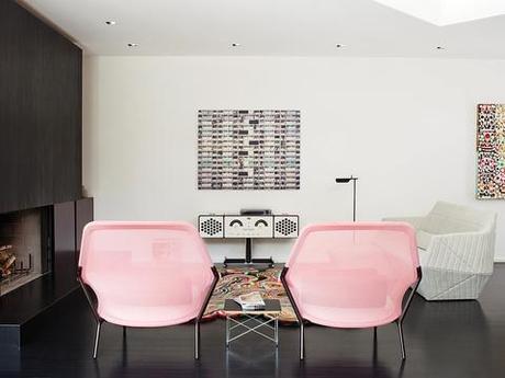 Living room with Slow chairs by Vitra and Brionvega RR226 stereo by Achille Castiglioni