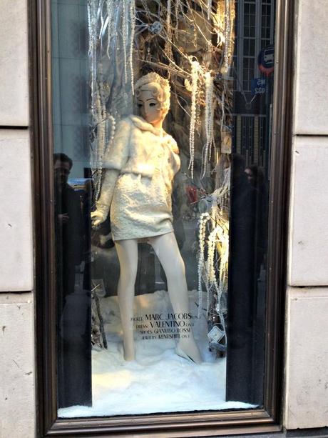 christmas, 5th ave, nyc, window shopping, Rockefeller center, christmas tree, saks, fendi, versace, valentino, rock stud, marc jacobs, bulgari, bergdorf goodman, new york city, ralph rucci, arbor day, fourth of July