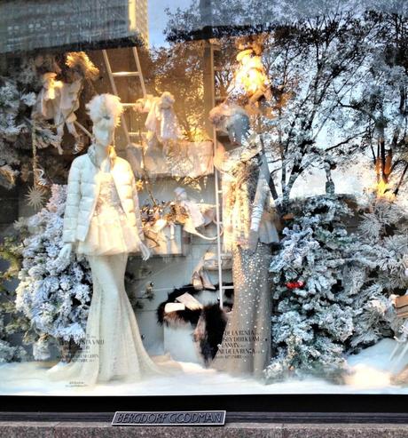 christmas, 5th ave, nyc, window shopping, Rockefeller center, christmas tree, saks, fendi, versace, valentino, rock stud, marc jacobs, bulgari, bergdorf goodman, new york city, ralph rucci, arbor day, fourth of July