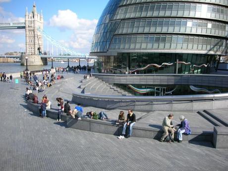 Morelondon - the Scoop with Informal Benches