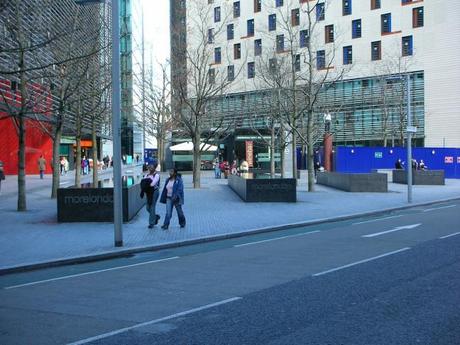 Morelondon - Water Features, Tooley Street
