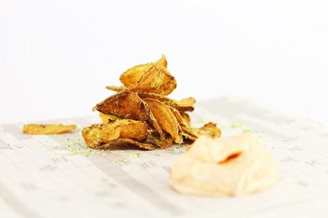 Potato chips with herb salt & Sriracha dip #147