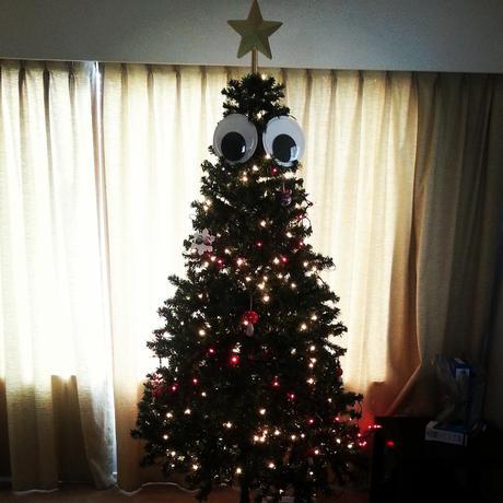 Today we break the rules(#2 - public space). We do this to wish you all a merry christmas.
(Thank you for the submission Katie!)
