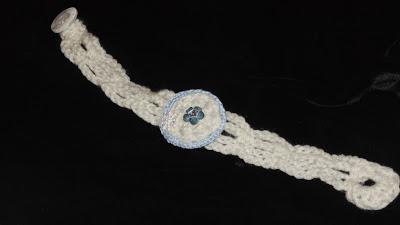 Material Mondays - Blue and Cream crochet necklace