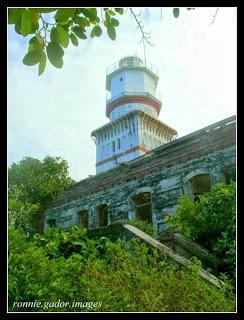 Climbing Capones Island and Lighthouse - Zambales