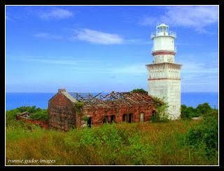 Climbing Capones Island and Lighthouse - Zambales