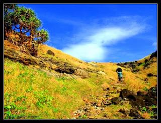 Climbing Capones Island and Lighthouse - Zambales