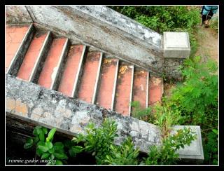 Climbing Capones Island and Lighthouse - Zambales