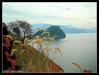 Climbing Capones Island and Lighthouse - Zambales